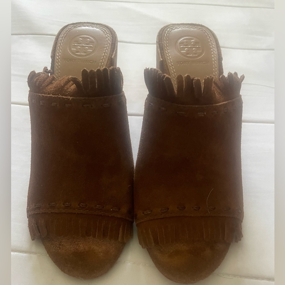 Tory Burch Brown Suede Fridge trim sz 5